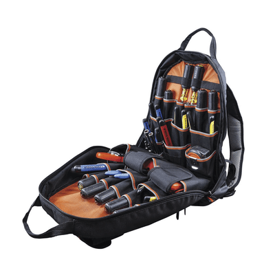 Mochila para Herramientas Tradesman Pro™ de 44.5 cm en Color Negro con 35 Bolsillos (No incluye herramientas). imagen 4